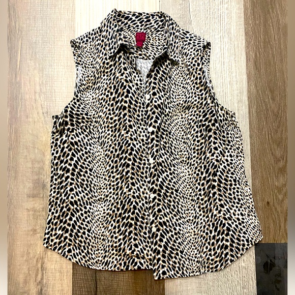 Collared sleeveless top - Picture 2 of 2